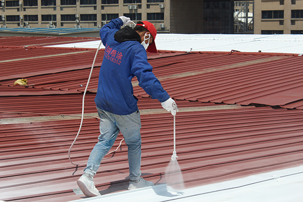廠房彩鋼瓦屋面噴涂除銹翻新 廠房彩鋼瓦屋面噴涂除銹翻新